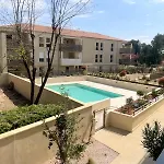 Climatise Avec Piscine Et Parking A Apartmán *