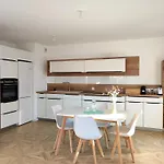Apartmán Climatise Avec Piscine Et Parking A *