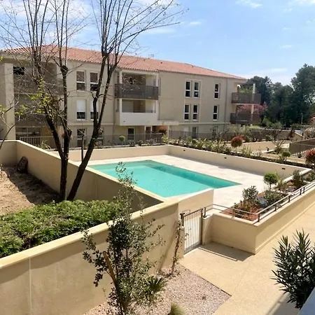 Climatise Avec Piscine Et Parking A Апартаменты *