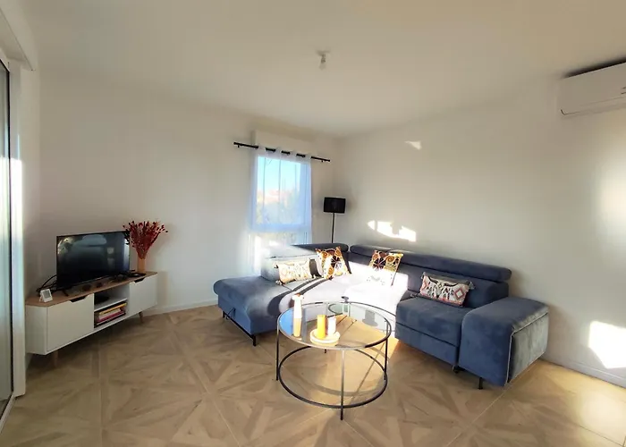 Climatise Avec Piscine Et Parking A Апартаменты Юзес