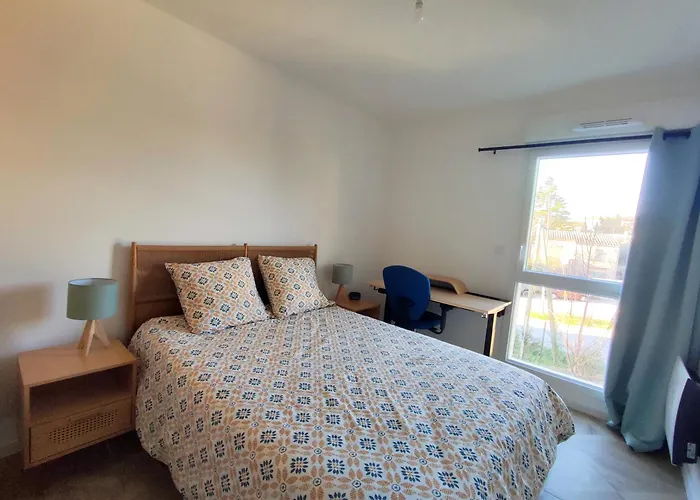 Climatise Avec Piscine Et Parking A Апартаменты Юзес